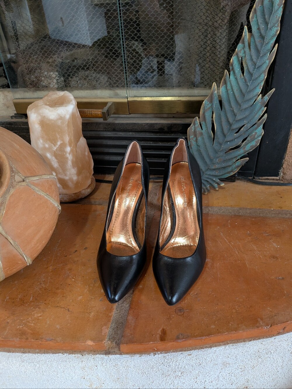 BCBGeneration Women’s Black Leather Pointed-Toe Pumps Size 6